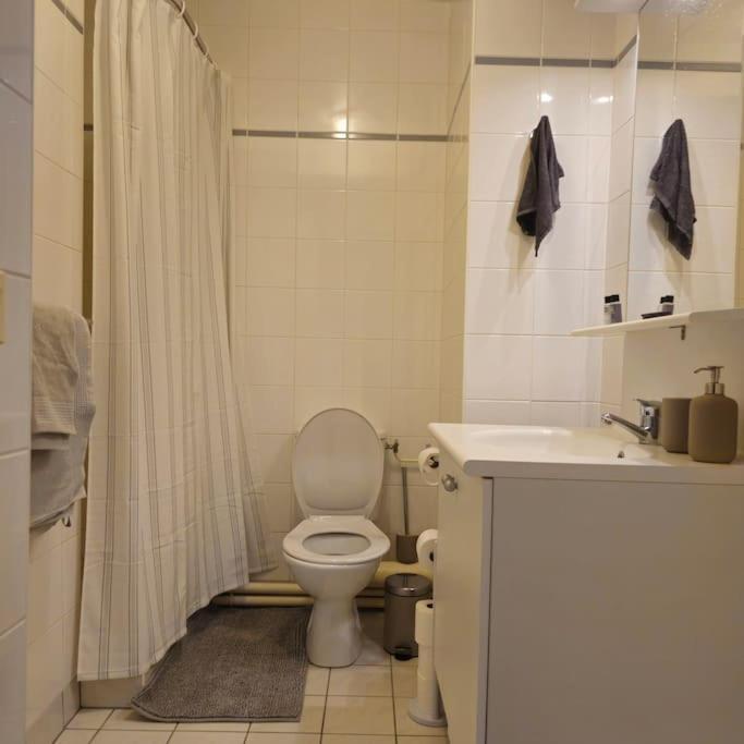 Ferienwohnung Studio Charmant Et Cosy Rueil-Malmaison Exterior foto